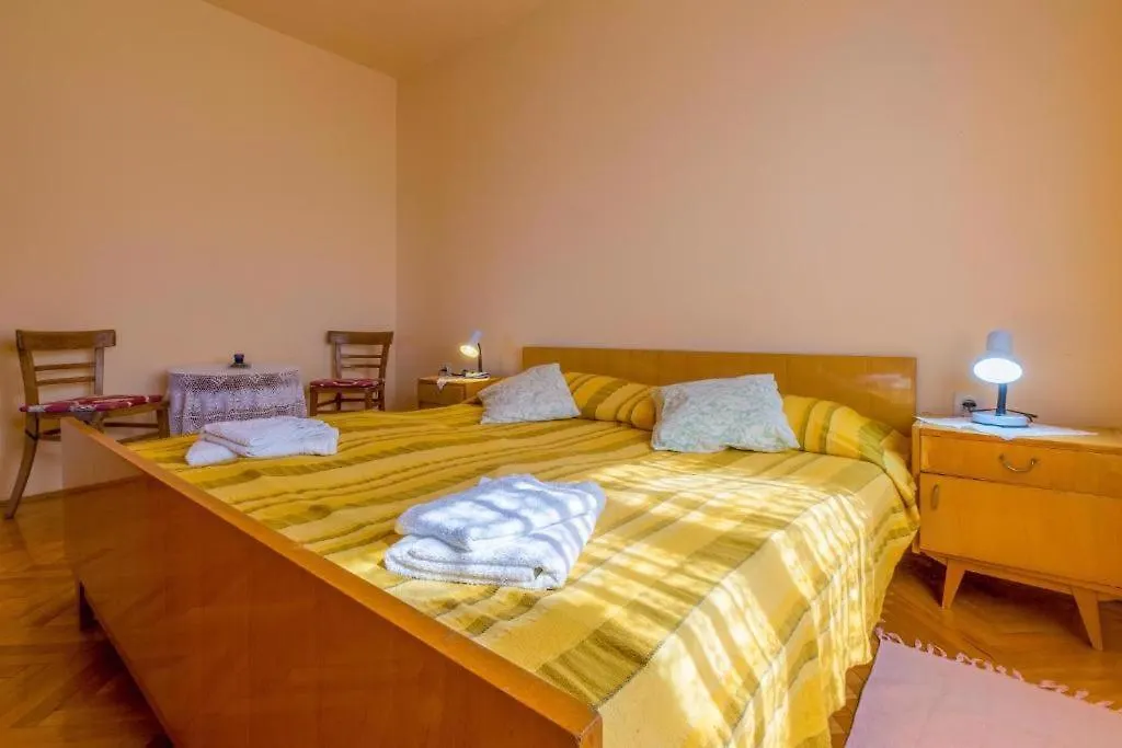 Apartment In Dramalj 41518
