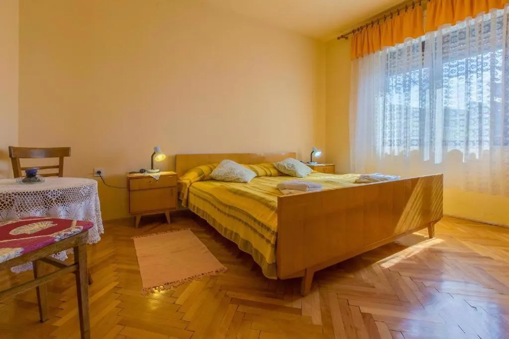 Apartment In Dramalj 41518