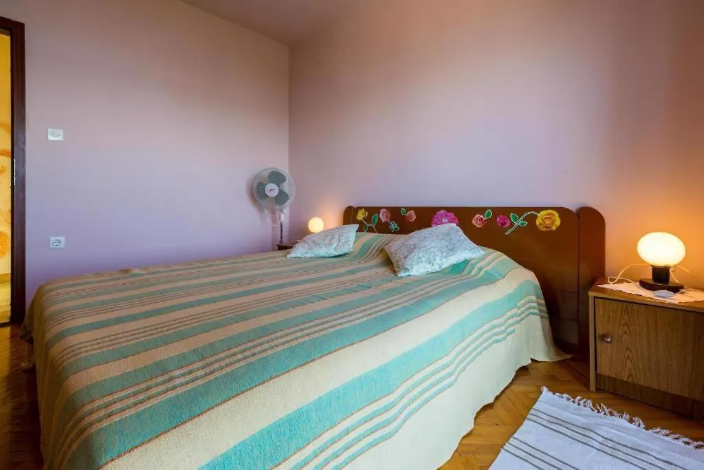 Apartment In Dramalj 41518