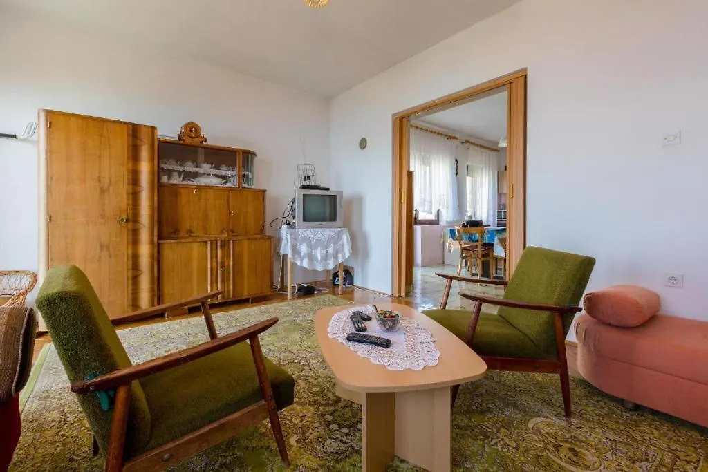 Apartment In Dramalj 41518