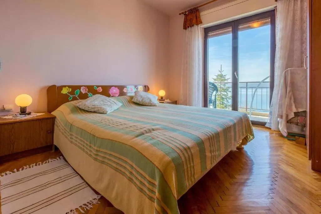 Apartment In Dramalj 41518
