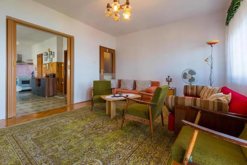 Apartment In Dramalj 41518